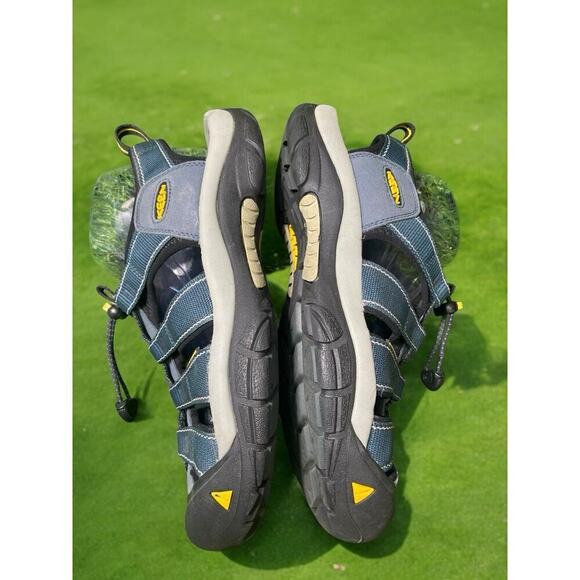Sandals_&_Flip_Flops